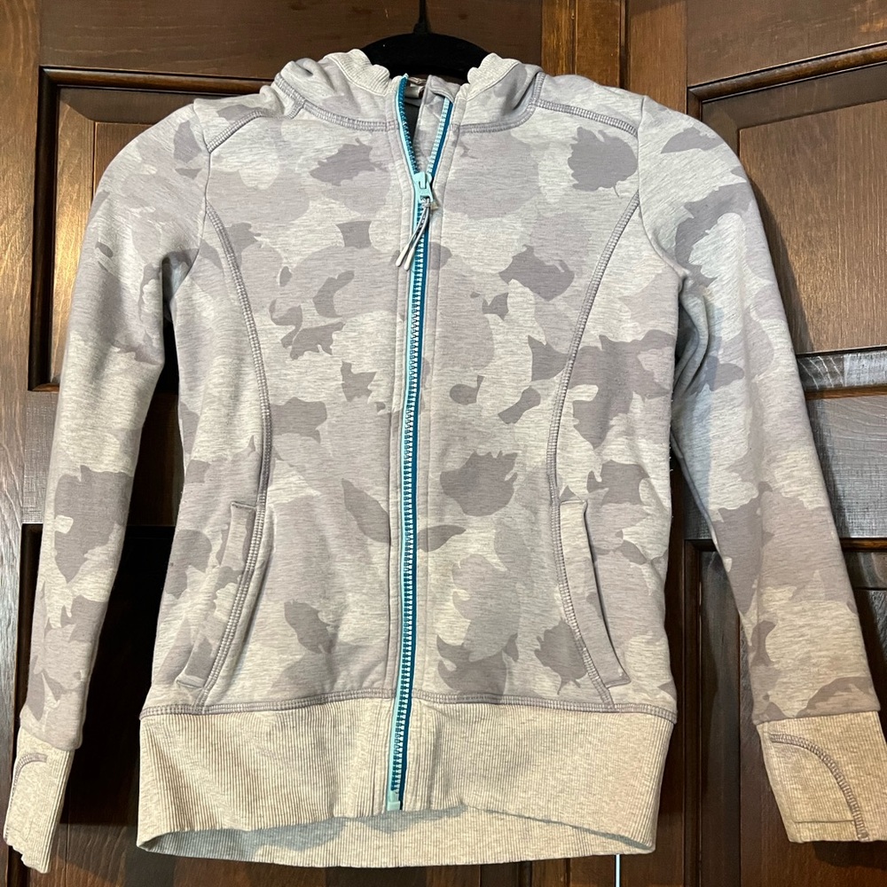 Girls athlera camo zip up hoodie size 8-10
